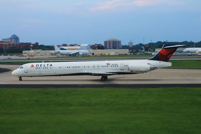 N912DL - Aircraft