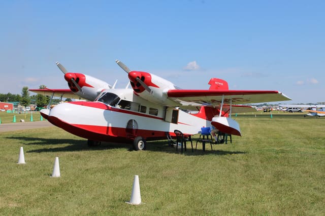 N744G - Twin-engine aircraft