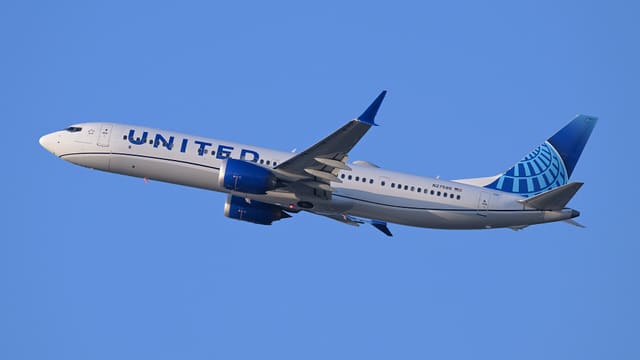 N27586 - Boeing