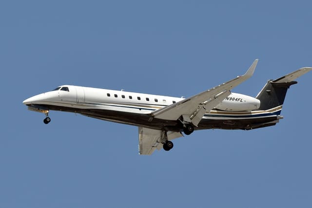N904FL - Business jet