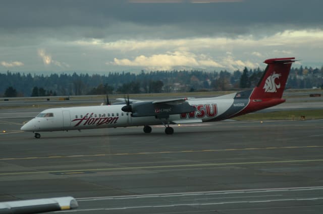 N401QX - Bombardier