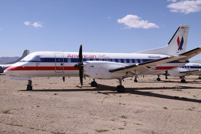 N323AE - Twin-engine aircraft