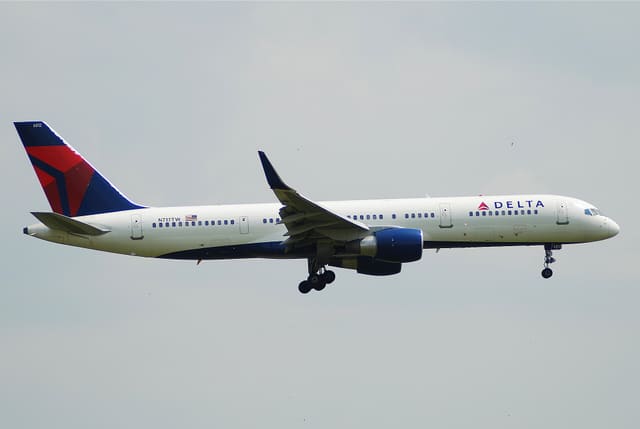 N717TW - Twin-engine aircraft