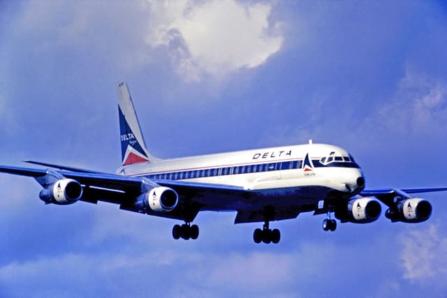 N821E - Douglas