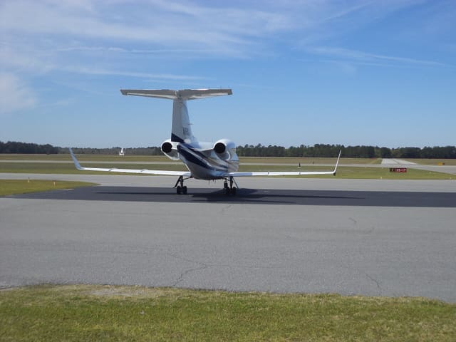 N61SJ - Business jet