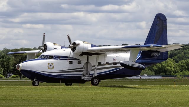N99TP - Twin-engine aircraft