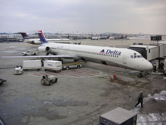 N908DL - Aircraft
