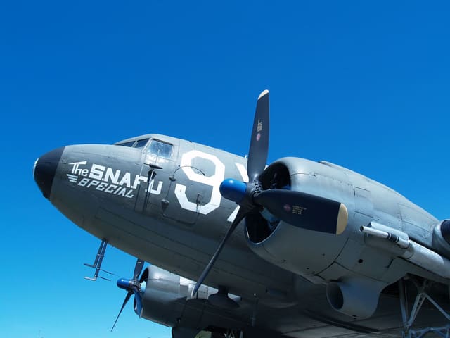  - Twin-engine aircraft