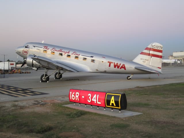  - Twin-engine aircraft