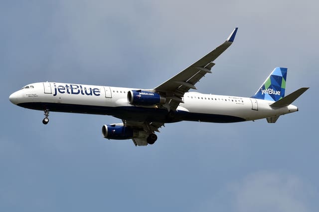 N957JB - Twin-engine aircraft