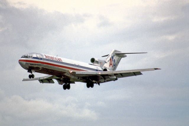 N886AA - Aircraft