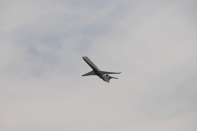 N132EV - Twin-engine aircraft