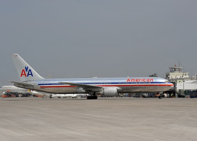 N391AA - Twin-engine aircraft