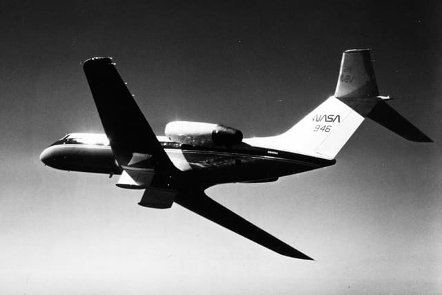 N946NA - Business jet