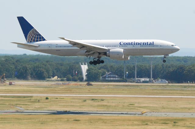 N78008 - Twin-engine aircraft