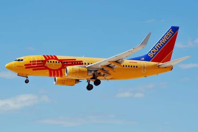 N781WN - Twin-engine aircraft
