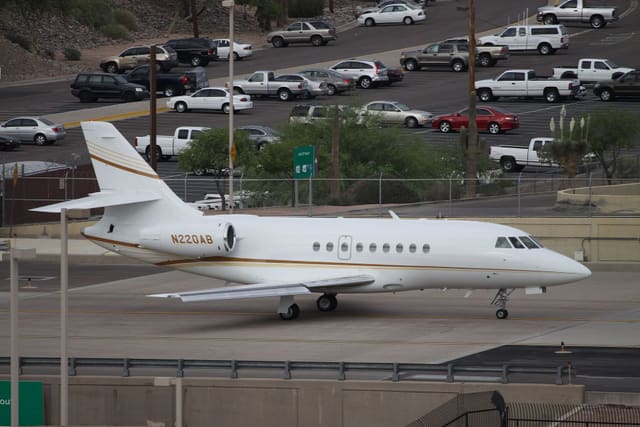 N220AB - Business jet