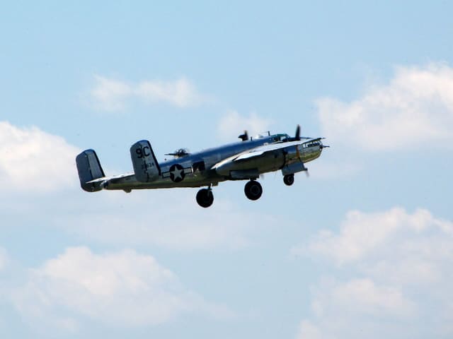 N3774 - Twin-engine aircraft