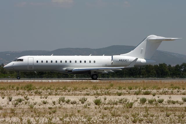 N933EY - Business jet