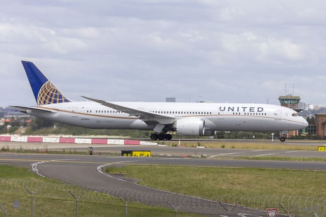 N27964 - Twin-engine aircraft