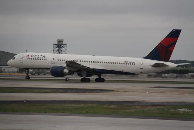 N676DL - Boeing