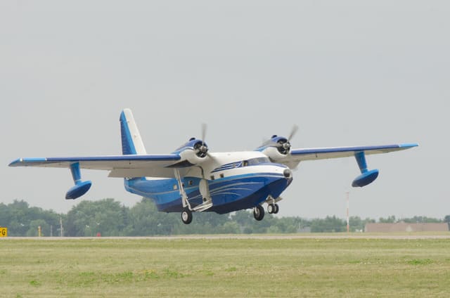 N98TP - Twin-engine aircraft
