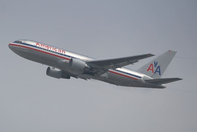 N321AA - Boeing