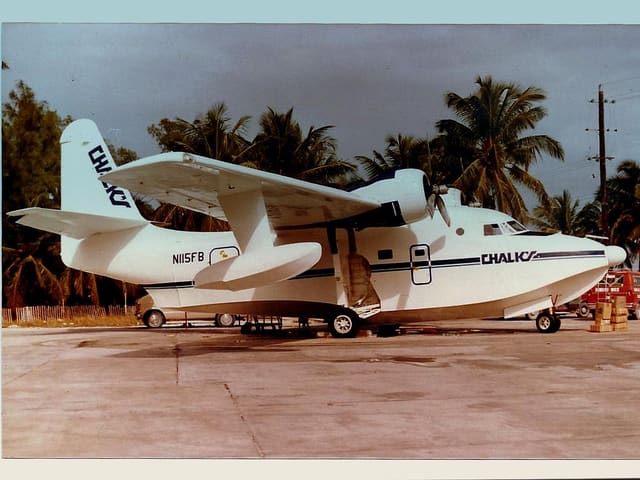N115FB - Twin-engine aircraft