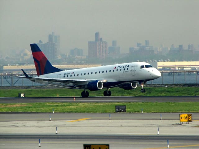 N871RW - Embraer