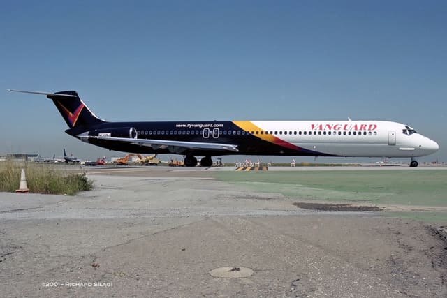 N130NJ - Douglas