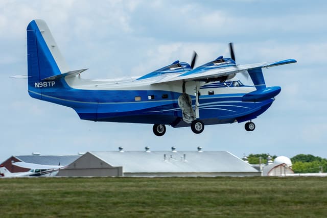 N98TP - Twin-engine aircraft
