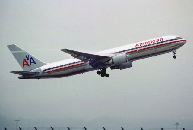 N390AA - Boeing