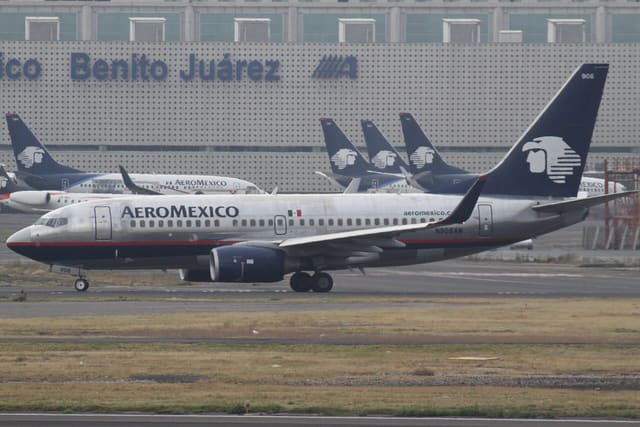 N908AM - Twin-engine aircraft
