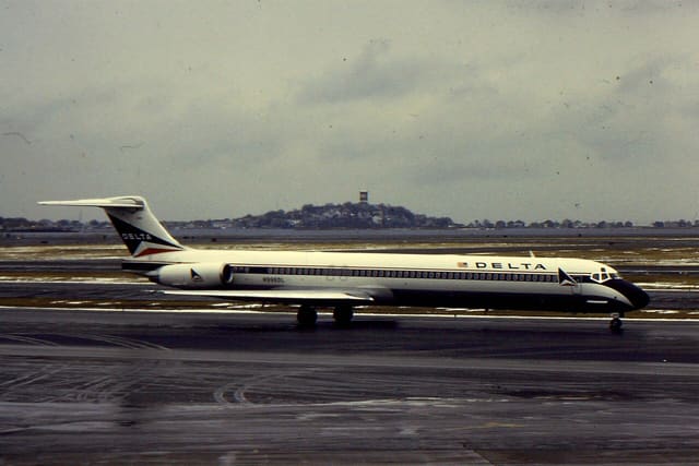 N996DL - Aircraft