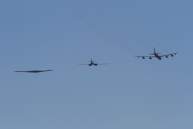  - Twin-engine aircraft