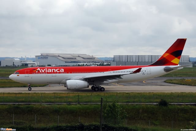 N969AV - Twin-engine aircraft