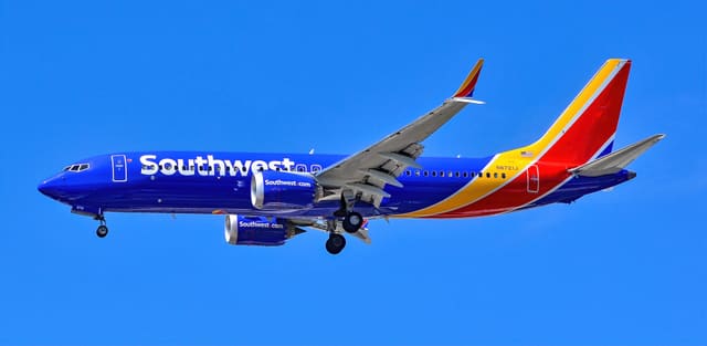 N8721J - Twin-engine aircraft