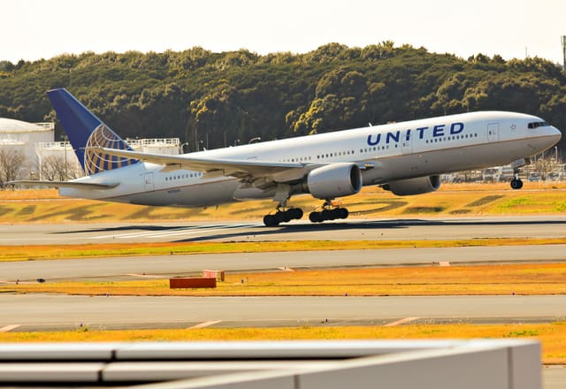 N213UA - Boeing