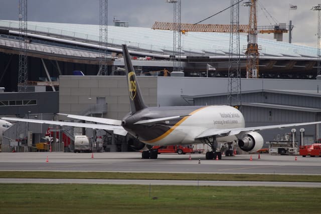 N330UP - Twin-engine aircraft