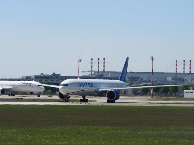N2250U - Twin-engine aircraft