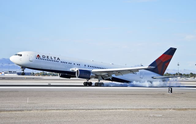 N137DL - Boeing