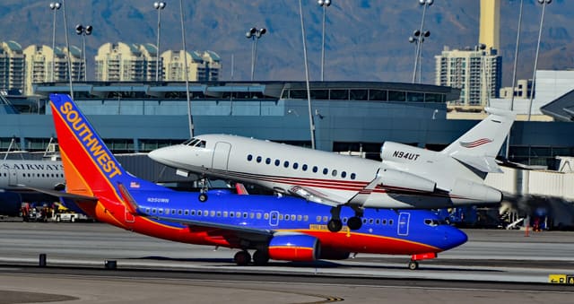 N94UT - Business jet