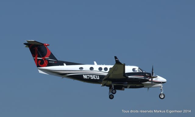 N175EU - Twin-engine aircraft