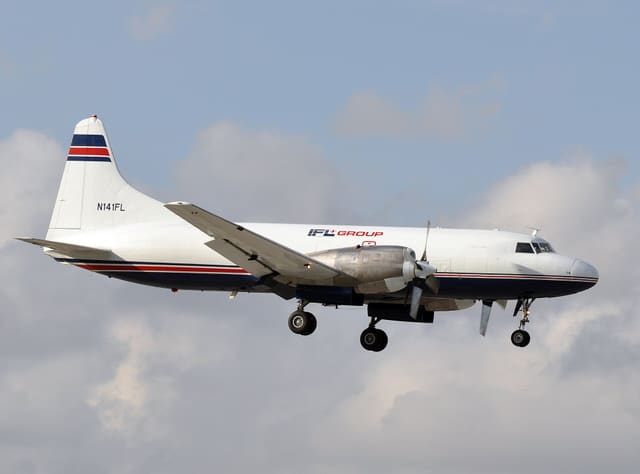 N141FL - Twin-engine aircraft
