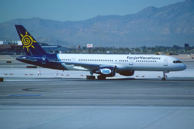 N708TW - Twin-engine aircraft