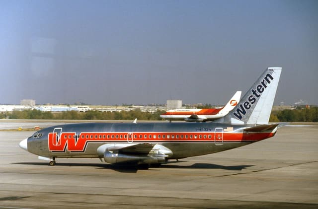 N4503W - Twin-engine aircraft
