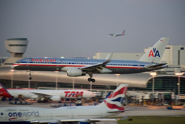 N658AA - Boeing