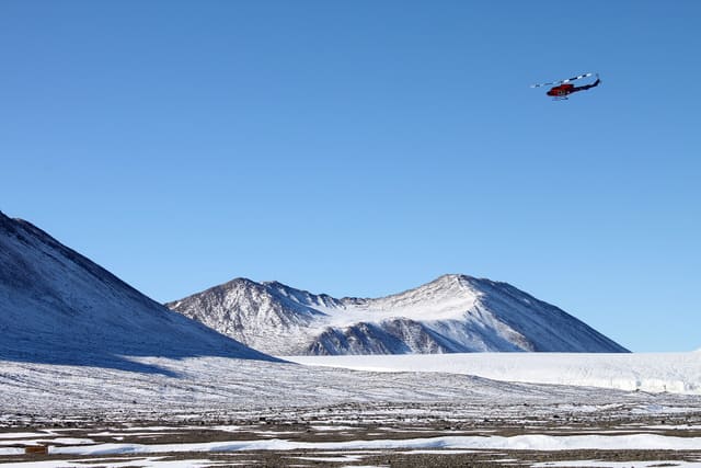 N3208H - Helicopter