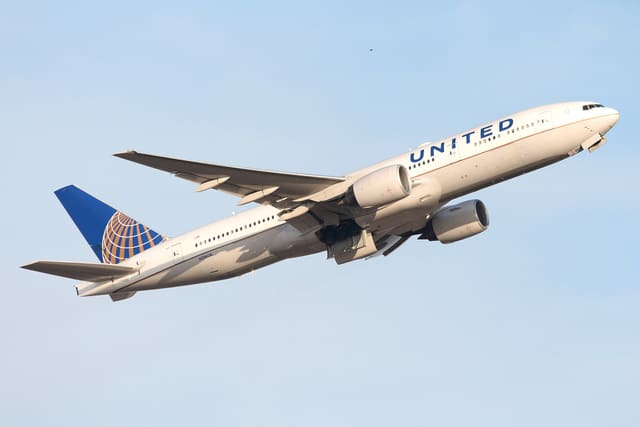 N216UA — Boeing