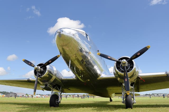  - Twin-engine aircraft